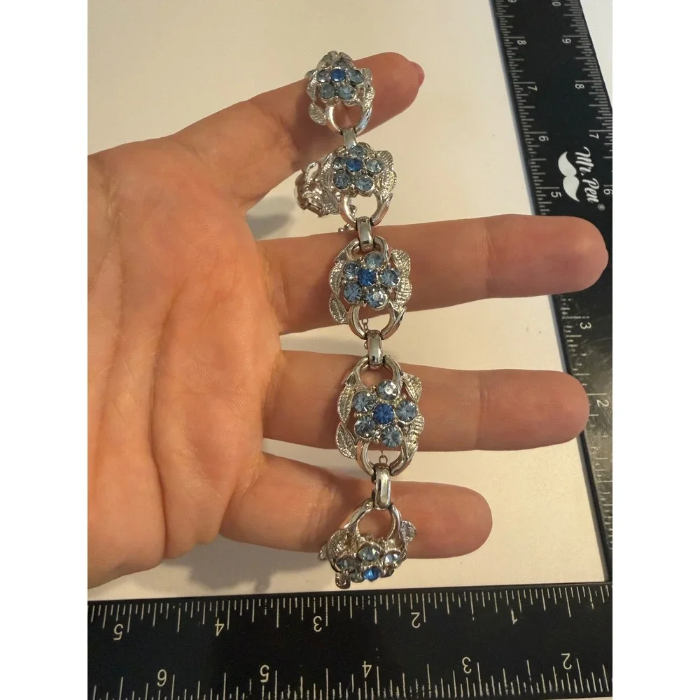 Coro Silver Tone Blue Rhinestone Floral Link Bracelet Safety Chain Vintage - Picture 4 of 4